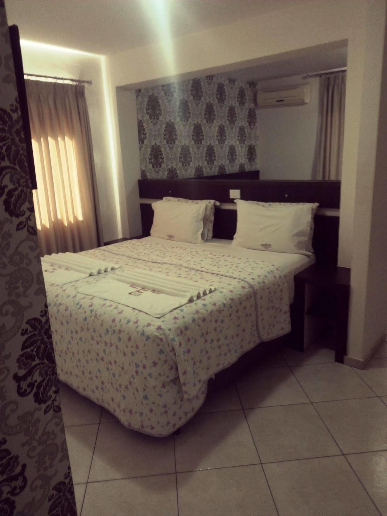 Maria Ricca Hotel ฟอสดูอีกวาซู ภายนอก รูปภาพ